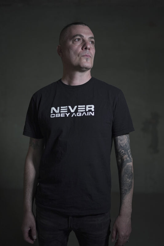 Minimal Black Tee Unisex